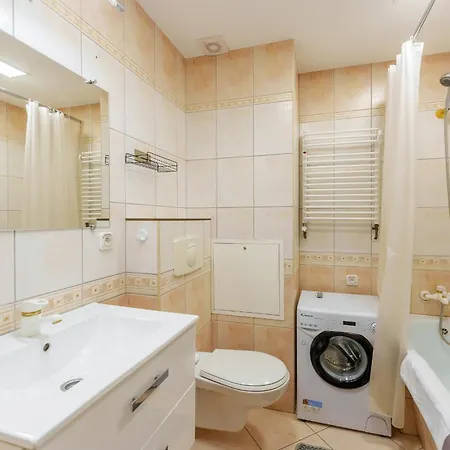 Lighthouse Cosy By Bookinghost